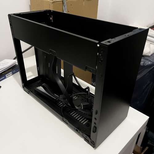 Lian-li A4H2O sff pcie 4.0 itx機箱 黑色