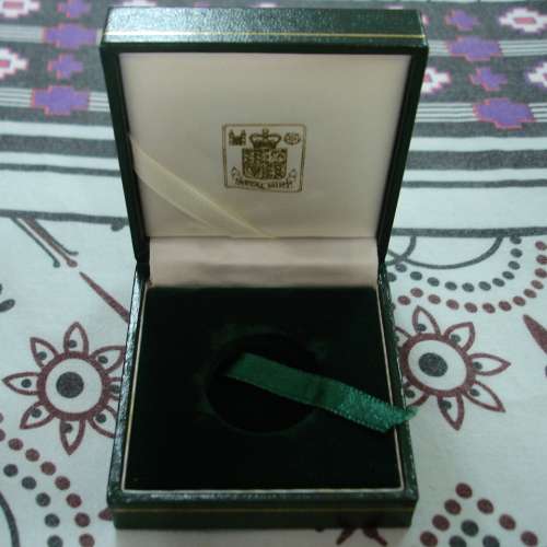 香港 2002 年發行馬年精緻紀念版金章