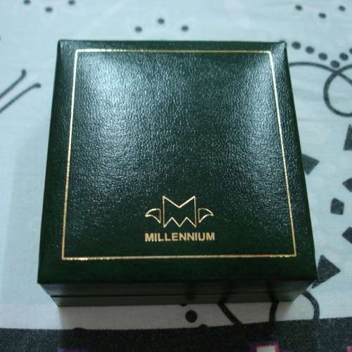 香港 2001 年發行蛇年精緻紀念版金章