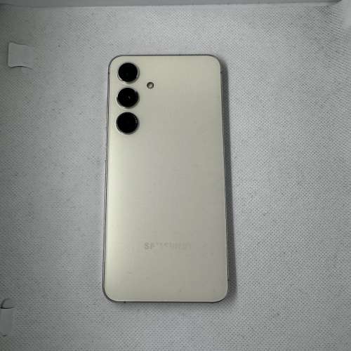 $(3) 95% 新 Samsung S24 8＋256GB 黃色