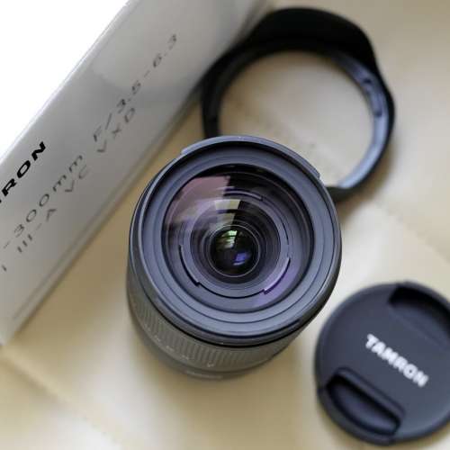 Tamron 18-300mm f3.5-6.3 Di lll-A VC VXD