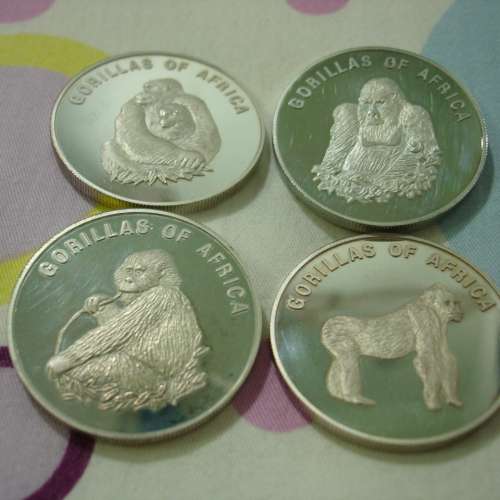 烏干達銀行 2002 年發行精鑄版 1,000 先令銅鎳鍍銀幣 1 套 4 枚