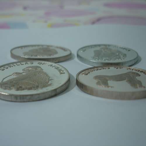 烏干達銀行 2002 年發行精鑄版 1,000 先令銅鎳鍍銀幣 1 套 4 枚