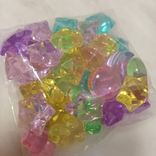 仿水晶石美觀擺設飾物（免費）