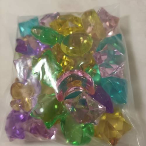 仿水晶石美觀擺設飾物（免費）