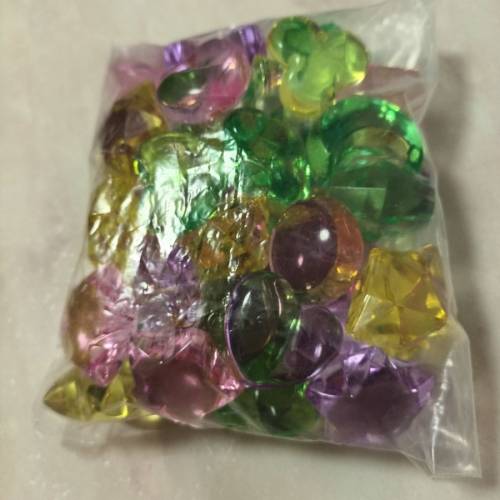 仿水晶石美觀擺設飾物（免費）