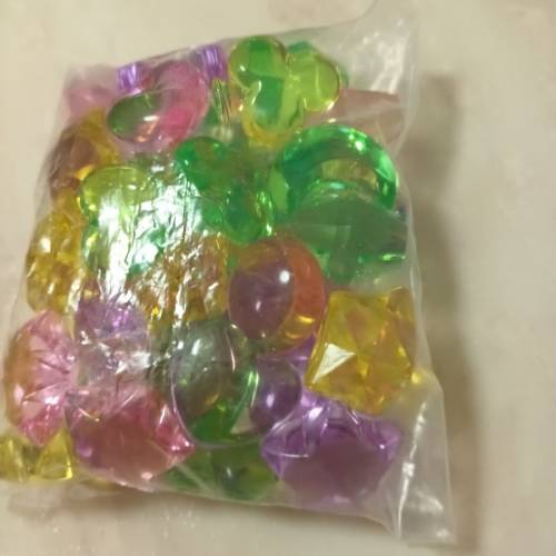 仿水晶石美觀擺設飾物（免費）