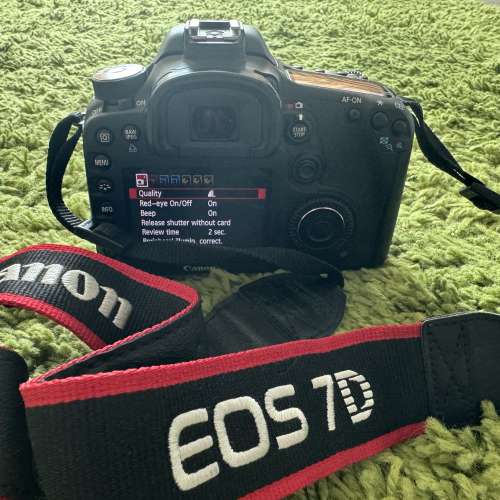 Canon EOS 7D + 18-135mm IS