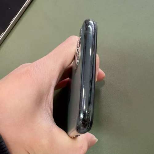 iPhone 11 Pro 256 港行黑色，使用流暢。