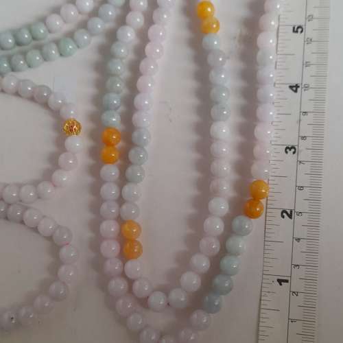 翡翠A玉，8mm32寸，108粒，圓滑好水頭，淺紫色調。每條三百三十元兩條八折三條七折...