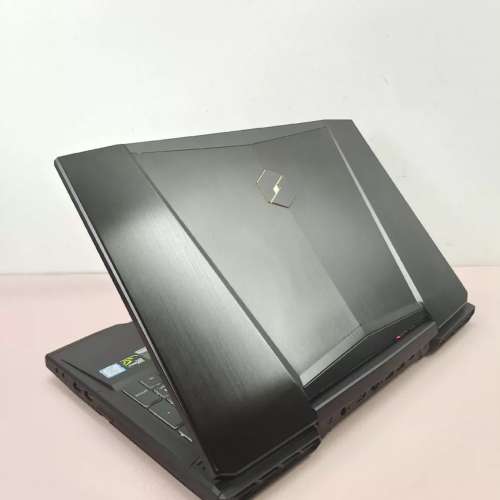 Intel® i7-6700電競筆記本電腦，頂配 16G ddr4 記憶體，samsung 870 evo 2TB SSD固...