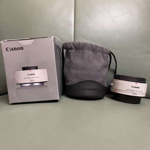 EF 300mm f/4L IS USM + Canon Extender EF 1.4x III