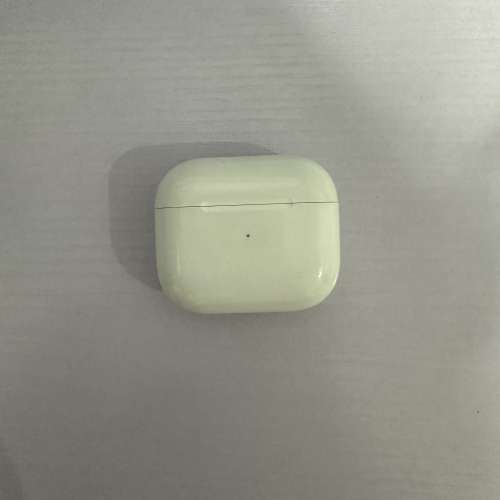 Air pods 3 （無線充電）