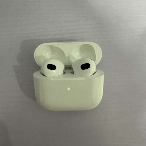 Air pods 3 （無線充電）