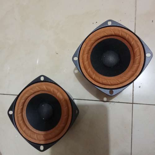 2吋半至3吋低音