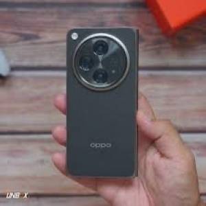 99% 新 Oppo Find N3 行貨素皮黑全套有單有保養！跟多個機套