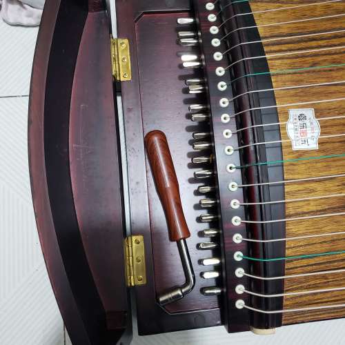 中國古箏  40吋X14吋  9成新連袋  屯門良景村取。