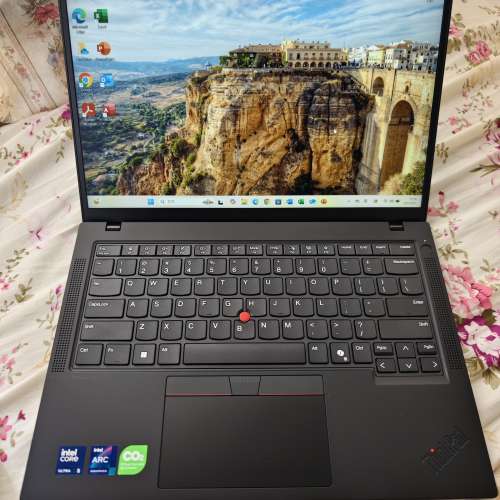 Lenovo T14 Gen5 (Intel Ultra 5 125H, 32GB RAM, 512 GB SSD) [$8000]