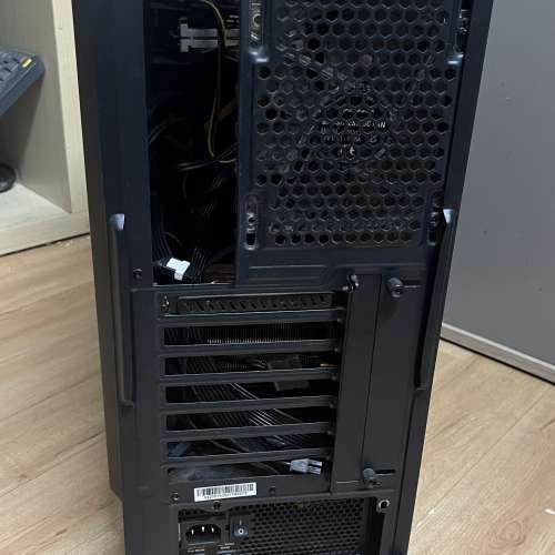 Sharkoon ATX Case 中塔型機箱 隨即插入硬碟插槽