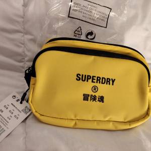 Superdry 斜揹袋