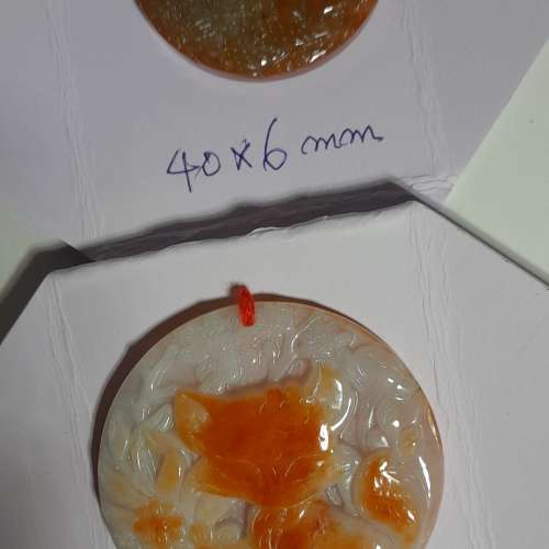 一手兩隻翡翠A玉紅翡狐狸吊墜 ，好工好水頭，狐狸機靈，圓滑高貴，旺桃花人緣。兩隻...