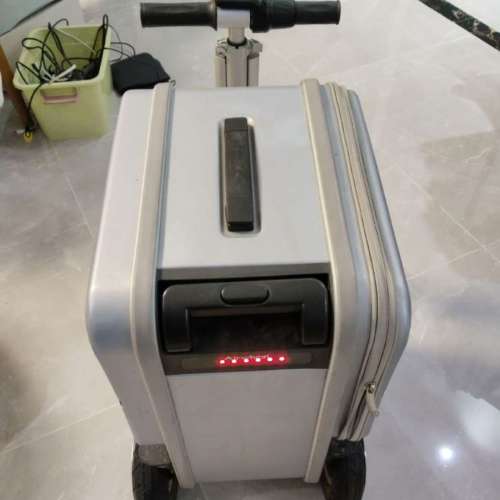 會行走的旅行喼，電動移動旅行箱 00