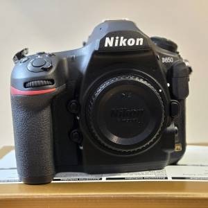Nikon D850 Body with original battery / charger and box