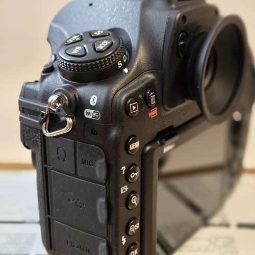 Nikon D850 Body with original battery / charger and box