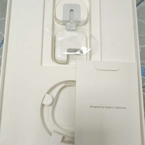 Apple Ipad 7th 32GB wifi版 白色面桃紅色背