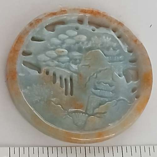 多用途翡翠 A玉擺件/吊件， 亦可作吊墜用， 精工雙面山水雕刻，連陳列木架, 龍頭紅...