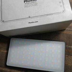 Phottix M200R RGB LED Light 內置電池迷你補光燈