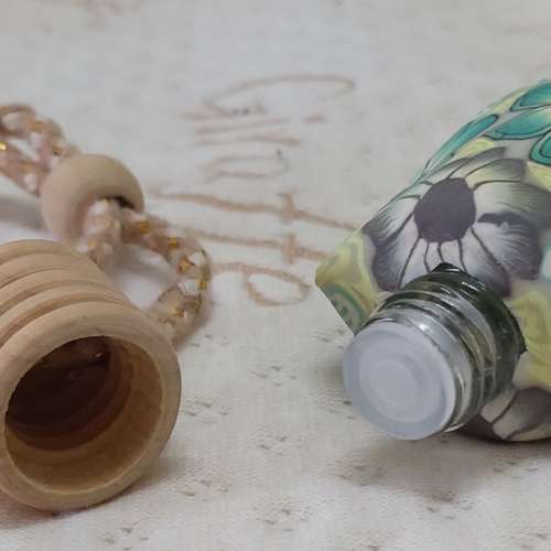 全新軟陶香薰汽車掛 香水瓶 汽車用品 車載空水瓶汽車飾品 軟陶香薰掛飾