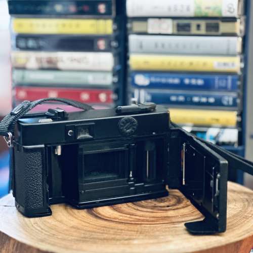 出售Konica C35菲林相機一部，100%正常，外觀90%新，機身非常有質感，有意請pm我，謝...