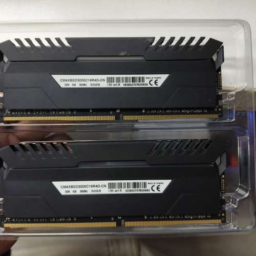 Corsair CM4X8GD3000C16R4D-CN 8GBX2 有RGB