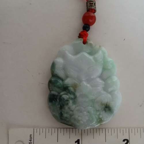 翡翠A玉狐狸吊墜，48x38x7mm,連26吋紅繩頸鏈， 好工圓滑，狐狸高貴機靈旺桃花人緣...