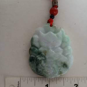 翡翠A玉狐狸吊墜，48x38x7mm,連26吋紅繩頸鏈， 好工圓滑，狐狸高貴機靈旺桃花人緣...