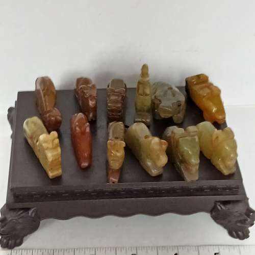 .中國玉 12生肖，可以作 擺件/吊件用 清理存貨一套售500元歡迎出價。 no.D26.2.25