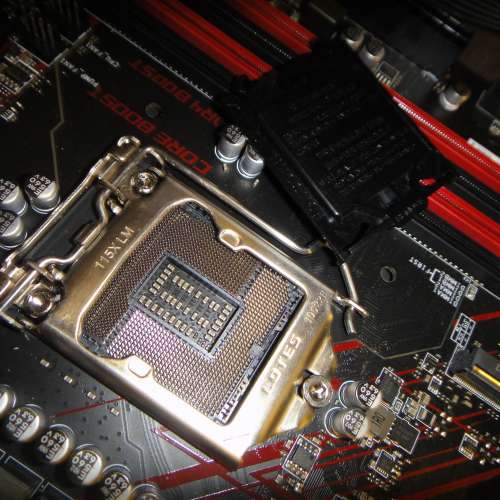 MSI MPG Z390 GAMING PLUS ATX 主機版 Socket 1151 支援8、9代CPU 正版window10Pro