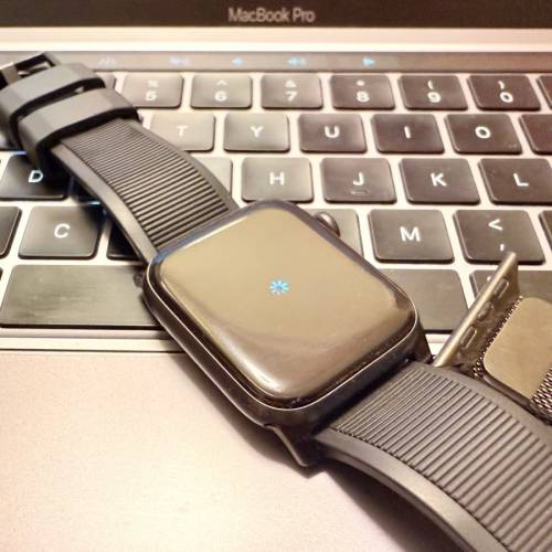 Apple Watch Series 6 鋁金屬44m(GPS+流動網絡）