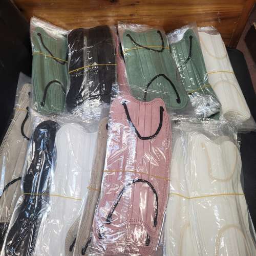 獨立包裝全新美顏諜型口罩 大约180個，旺角道自取。.