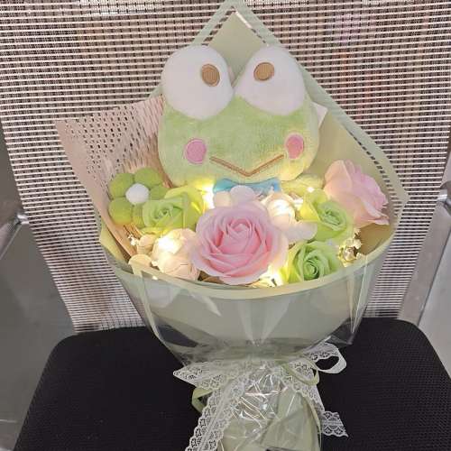 《獨家原創·專業花藝師用心製作》sanrio keroppi花束 💐香皂花&仿真花 🌼確認轉賬...