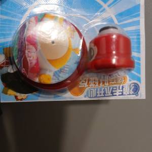 儿童户外休闲玩具炫酷卡通手滑助力迷你陀螺对对碰卡片对战台套装