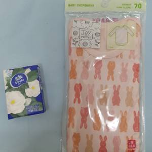 全新粉紅色兔子圖案UNI QLO BABY嬰兒連身衣70碼 嬰兒包屁衣 BB衫