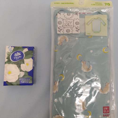 全新粉藍色小狗圖案UNI QLO BABY嬰兒連身衣70碼 嬰兒包屁衣 BB衫