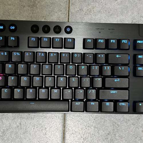 Logitech G915 X LIGHTSPEED 無線遊戲鍵盤