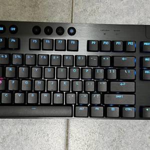 Logitech G915 X LIGHTSPEED 無線遊戲鍵盤