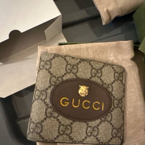 gucci 銀包2手，賣2400