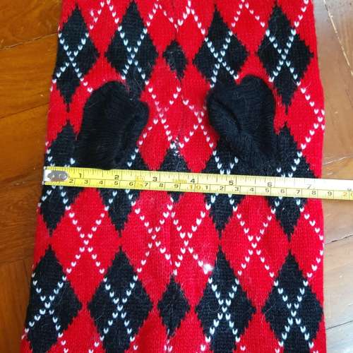 二手紅黑格仔毛冷狗仔衫 寵物衫 狗仔衣 寵物衣 寵物冷衫 小狗毛衣 寵物毛衫