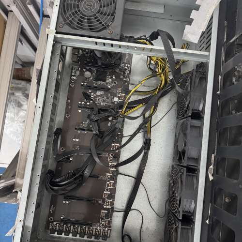 礦機 內有1. 機箱 2. 火牛 3. CPU 4. 主板 5. 風扇 全正常，有幾十部（沒有ram 同 ...