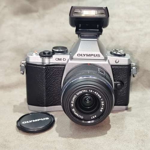 olympus E-M5 EM5 一代 OMD OM-D + 14-42 R II SC：6xxx